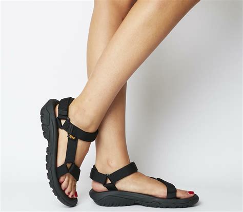 teva hurricane sandals